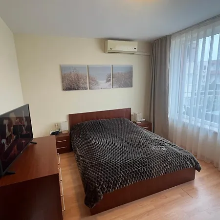 Nessebar Club * Σάνι Μπιτς